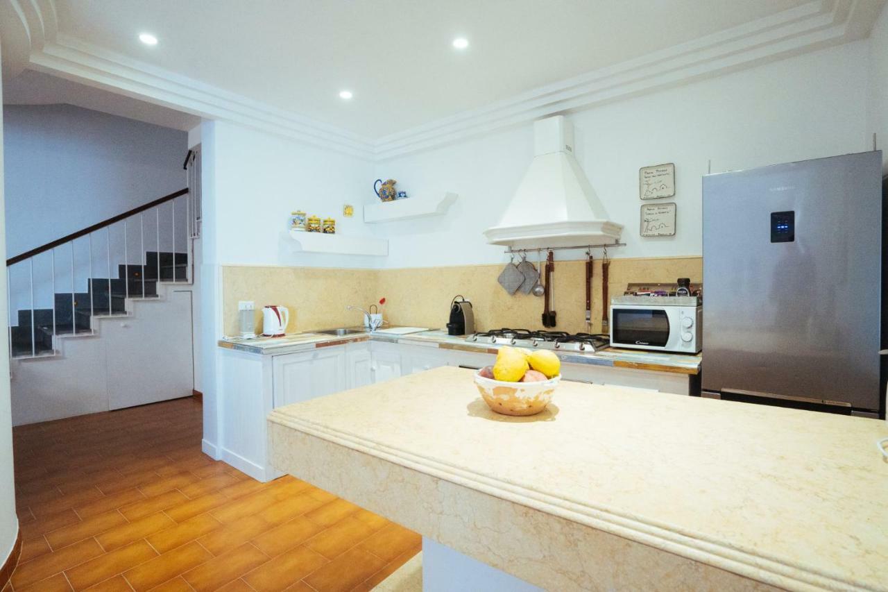 Sea View Villa In Ravello With Lemon Pergola, Gardens And Jacuzzi - Ideal For Elopements מראה חיצוני תמונה
